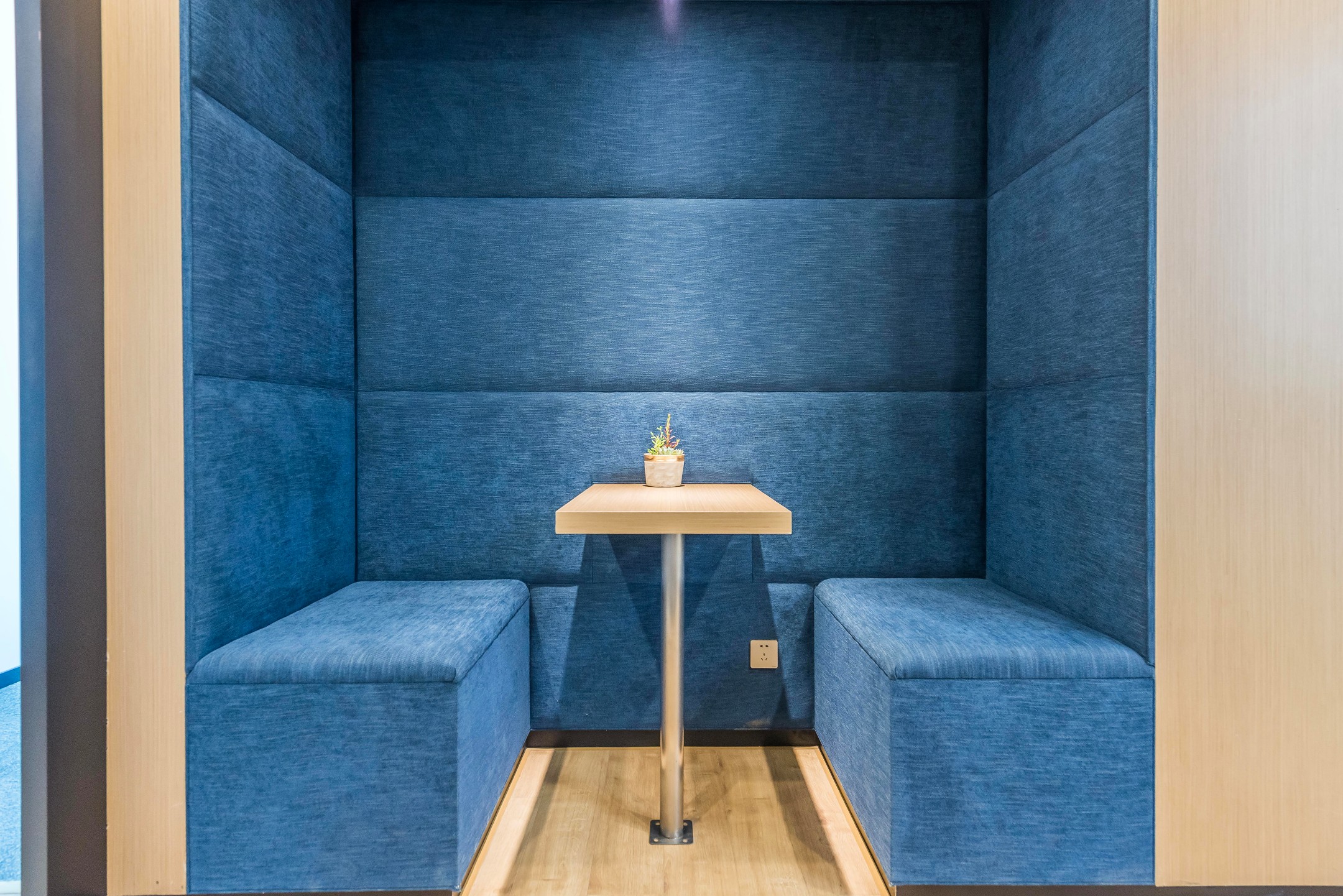 大樹下創(chuàng)意空間（龍湖虹橋天街）